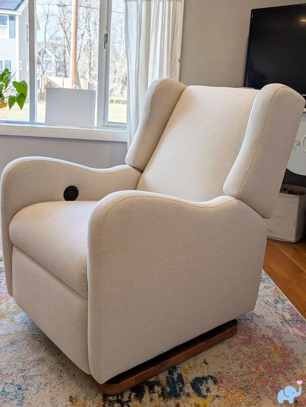 Nestig Drift glider assembled in living room